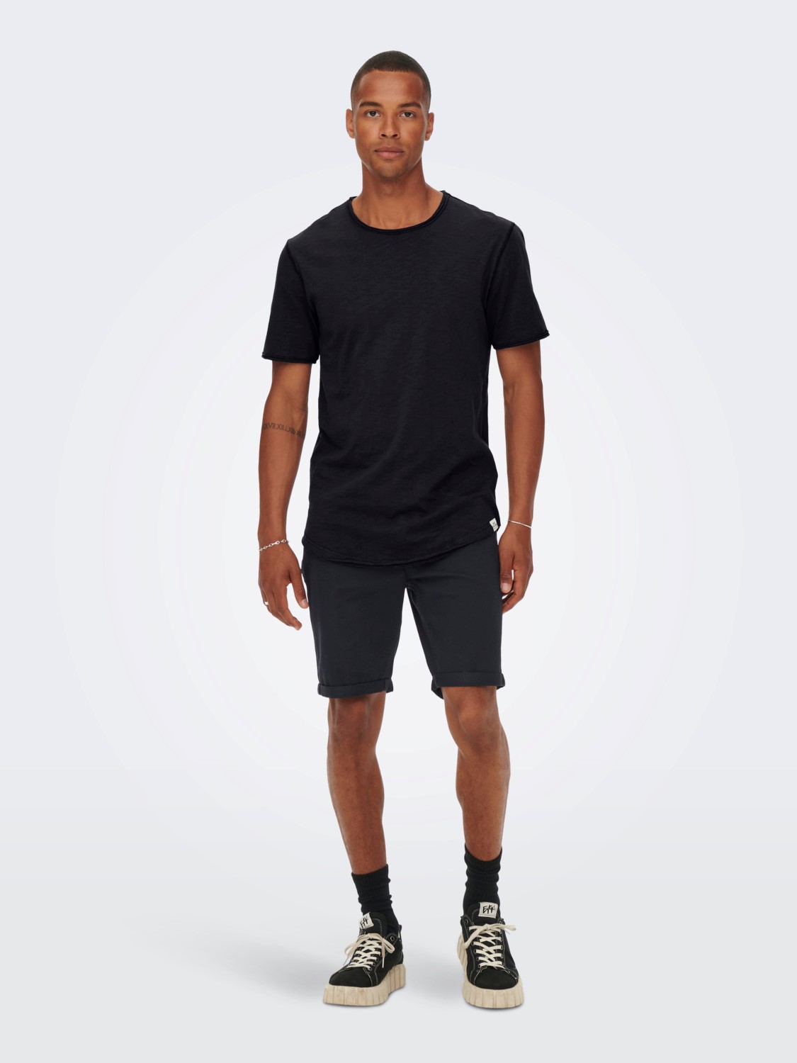 Benne Long Line Fit T-Shirt S/S - Black Small